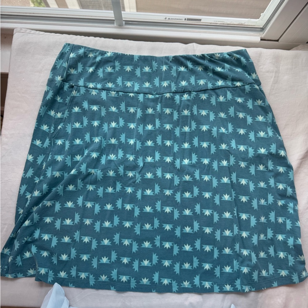 Elegant Teal Patterned Midi Skirt